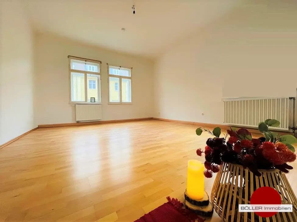 Bild 1 Spannende Altbauwohnung in guter Lage | Fürth | 92m² | 280.000€