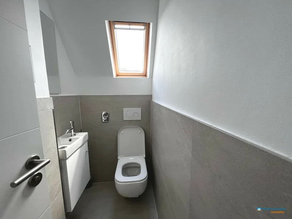 Bild 12 Schöne DG-Wohnung in Stuttgart | Stuttgart | 90m² | 379.000€