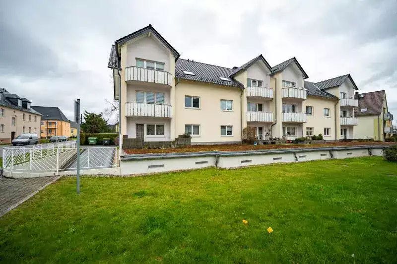Bild 1 Stabil vermietete Wohnung im Erzgebirge | Oelsnitz | 73m² | 77.000€